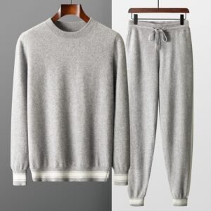 Leisure Men's Round Neck Sweater Suit